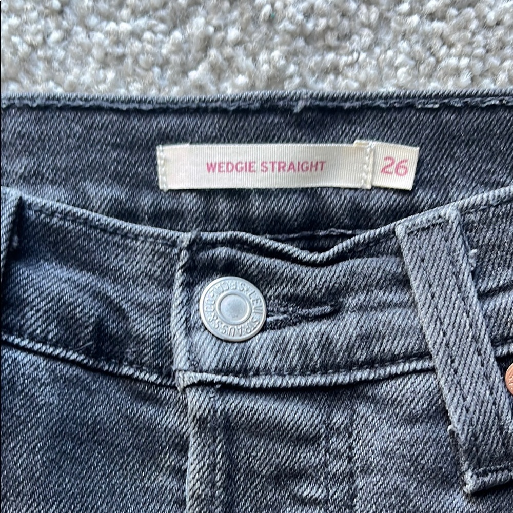Levi’s Wedgie Straight Distressed Black Denim Jeans - Picture 2 of 3